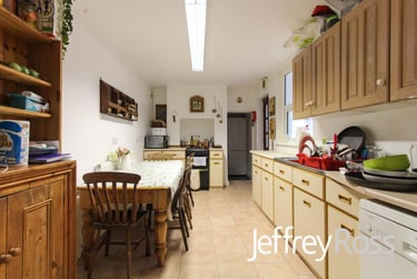 5 bed house, Flora Street, Cathays, Cardiff, CF244EQ - Image 2
